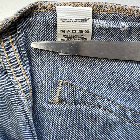 Free People Jean Shorts Denim Distressed Raw Hem Frayed Pockets Blue Size 24 - Picture 9 of 9